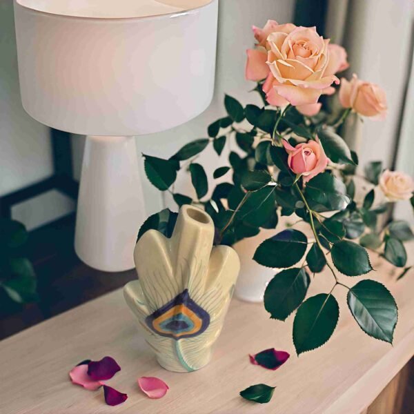 Off-white decorative planter pot