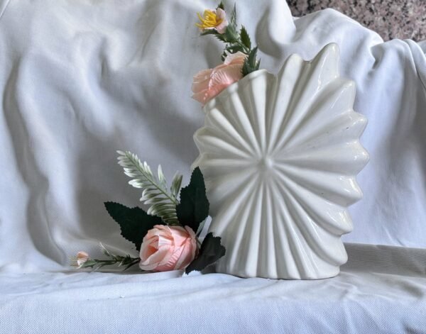 White Shell-Shaped Ceramic Vase Planter for Home Decor